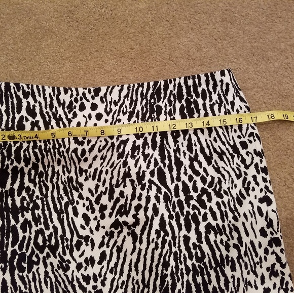 TALBOTS Woman's petite black and white animal print skirt Size 8P - Picture 7 of 7